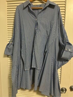 Women’s Blue and White Striped Button-Up Tunic Top